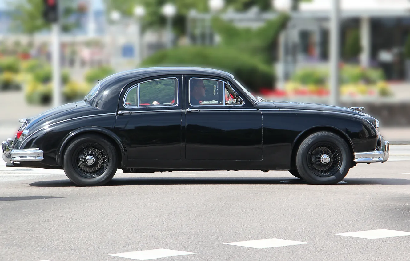 Фото обои авто, ретро, черный, Jaguar, ягуар, black, хром, в движении