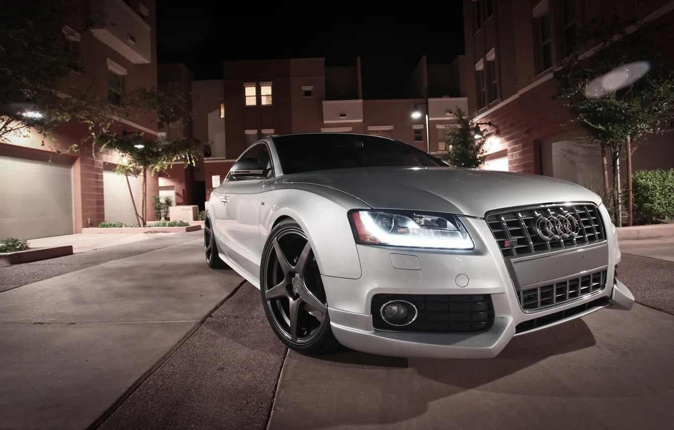 Фото обои ночь, Audi, ауди, здание, тень, серебристый, silvery