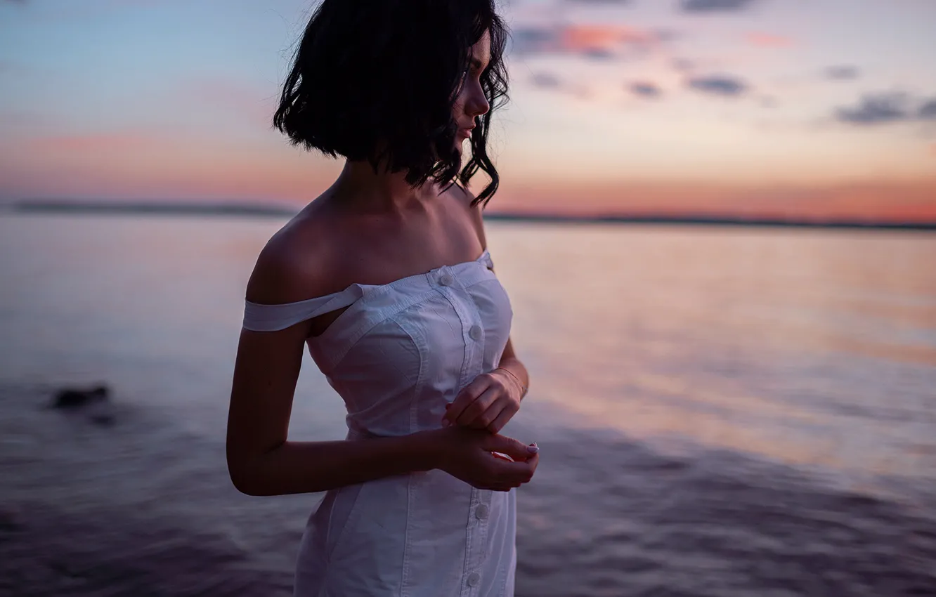 Фото обои девушка, закат, поза, река, плечи, сарафан, Максим Густарёв