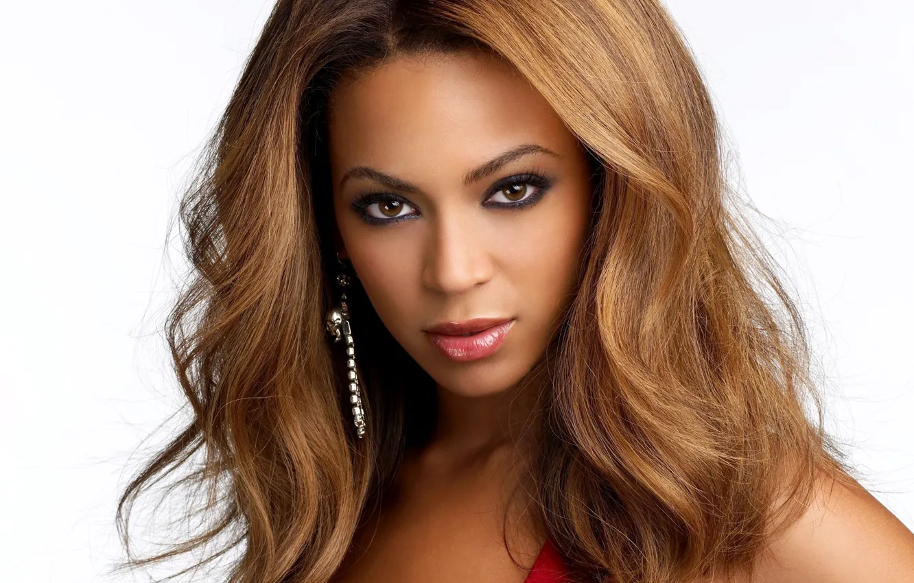 Фото обои Brunette, Beyonce, Background, Look, Singer, Makeup, Earrings