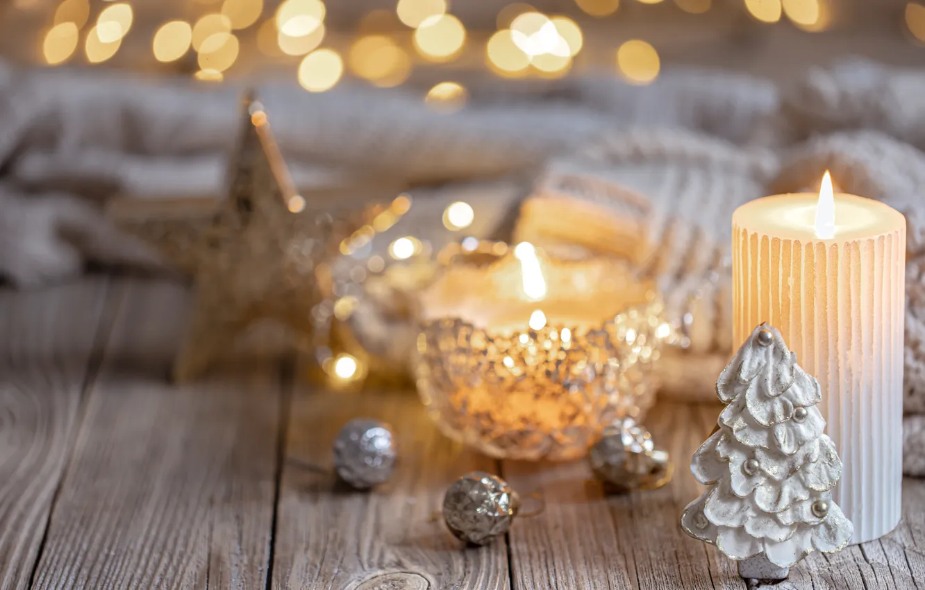 Фото обои шарики, огни, доски, звезда, свечи, Рождество, Новый год, ёлочка