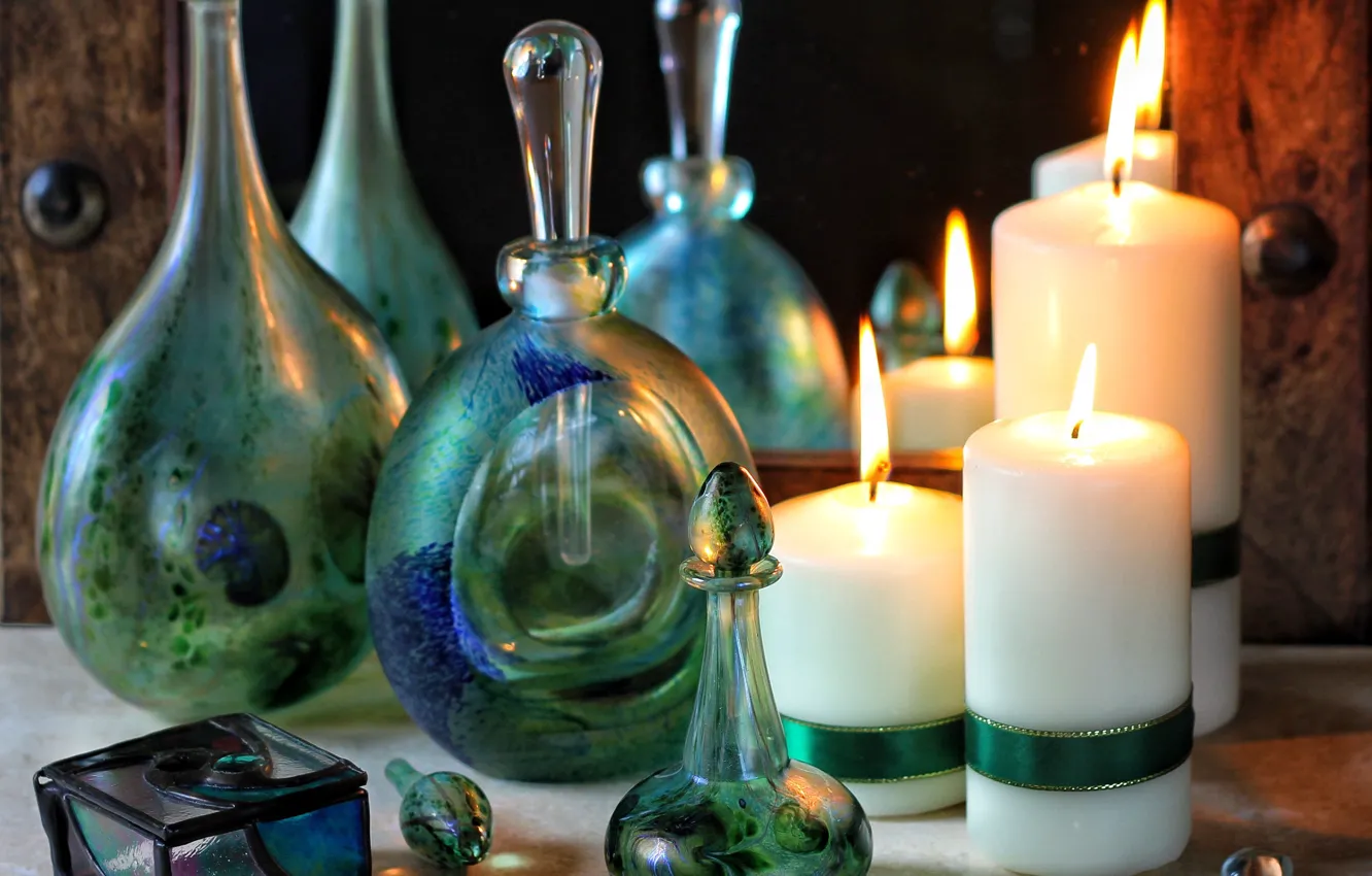 Фото обои стекло, свечи, бутылки