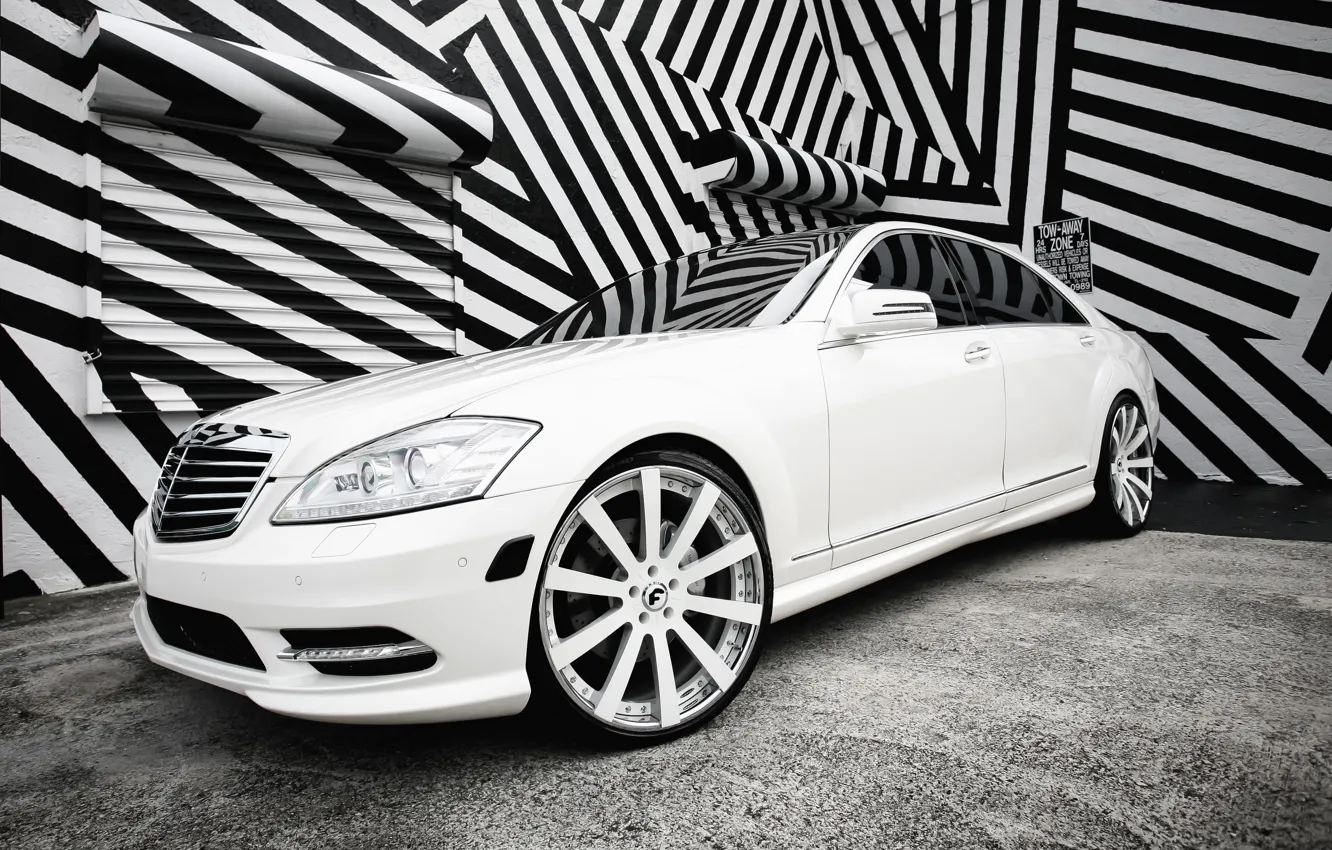 Фото обои lights, Mercedes, with, color, S550, lowered, smoked, matched
