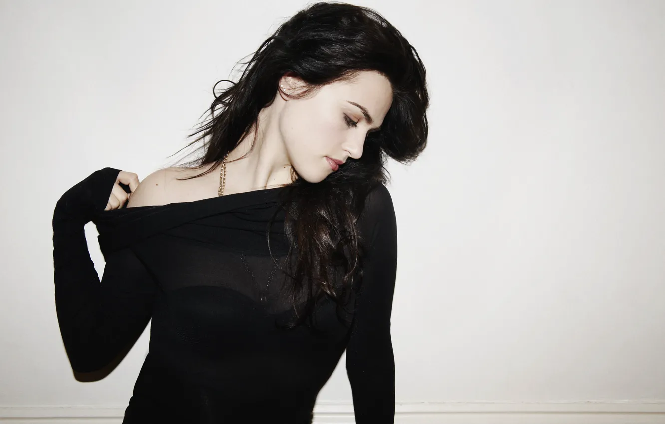 Фото обои девушка, поза, платье, актриса, брюнетка, Katie McGrath, Кэти МакГрат