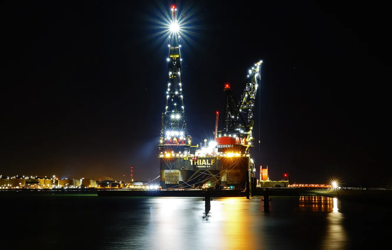 Фото обои огни, кран, порт