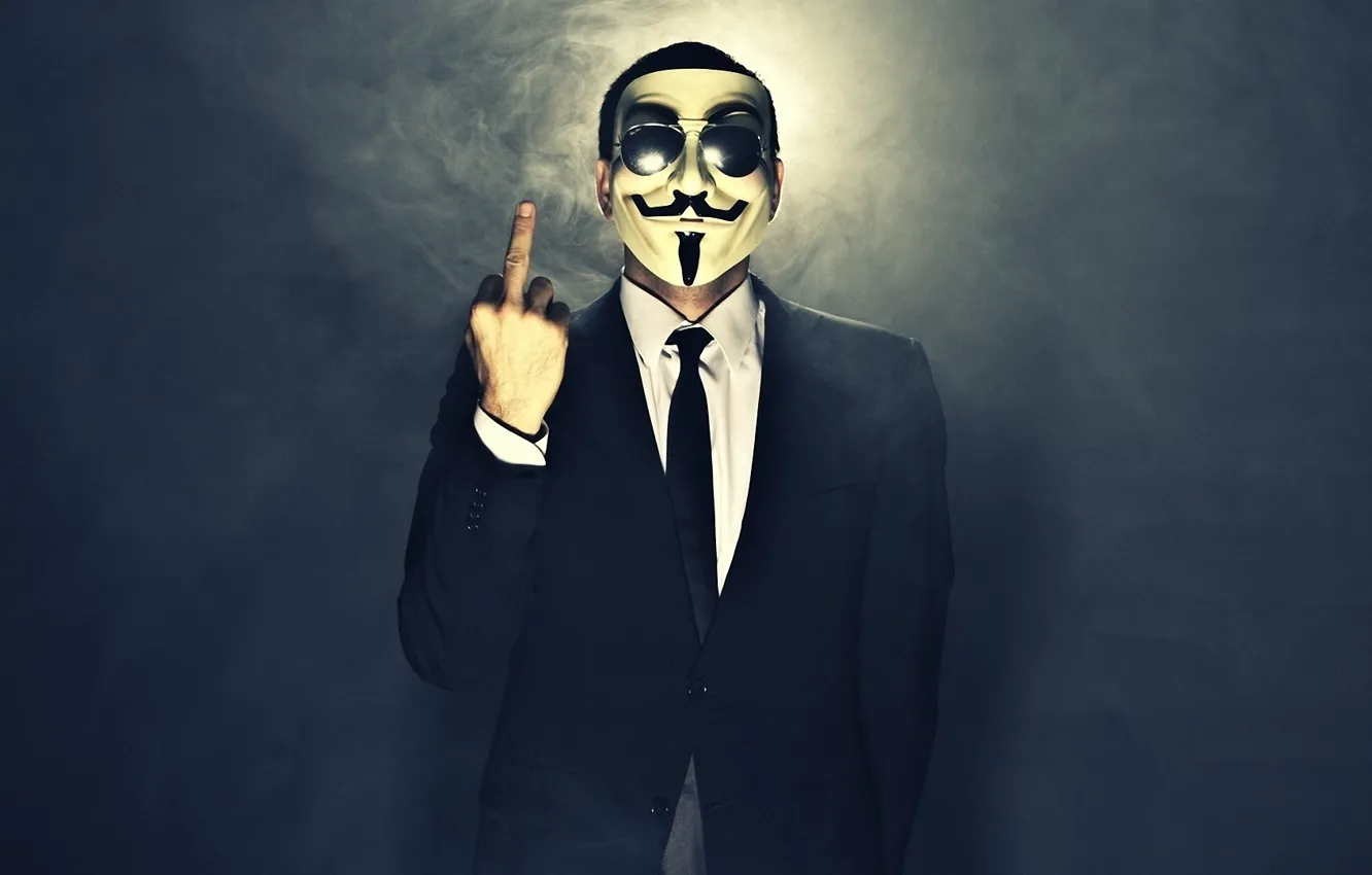 Фото обои дым, маска, очки, мужчина, жест, anonymous, косюм