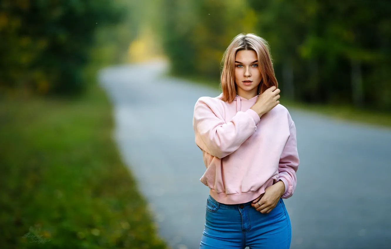 Фото обои дорога, взгляд, Девушка, джинсы, Сергей Сергеев