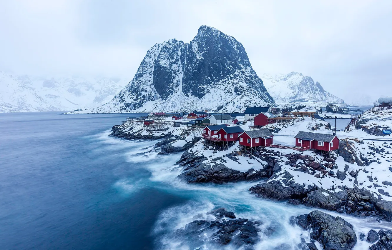 Фото обои зима, снег, горы, скалы, деревня, Норвегия, север