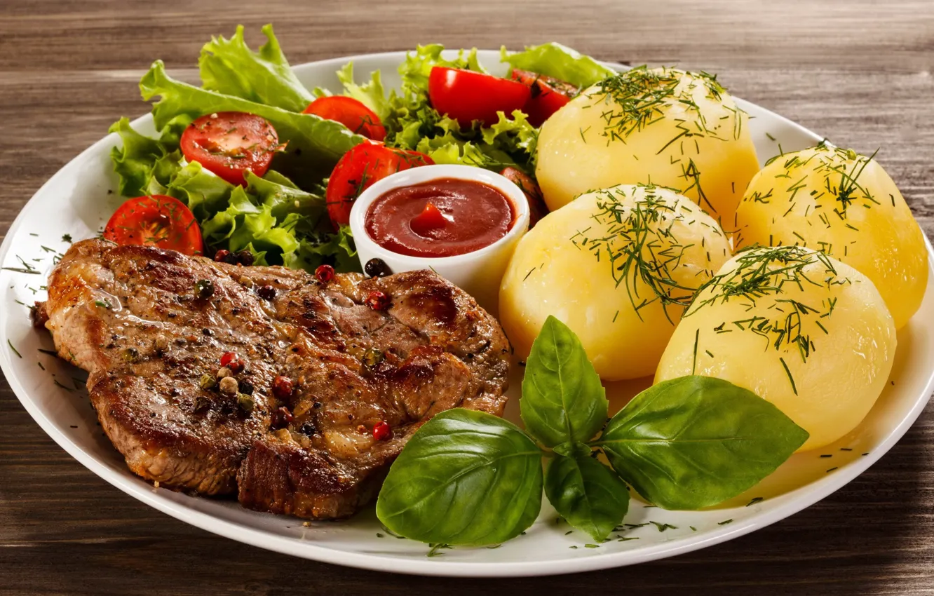 Фото обои мясо, овощи, кетчуп, салат, картошка