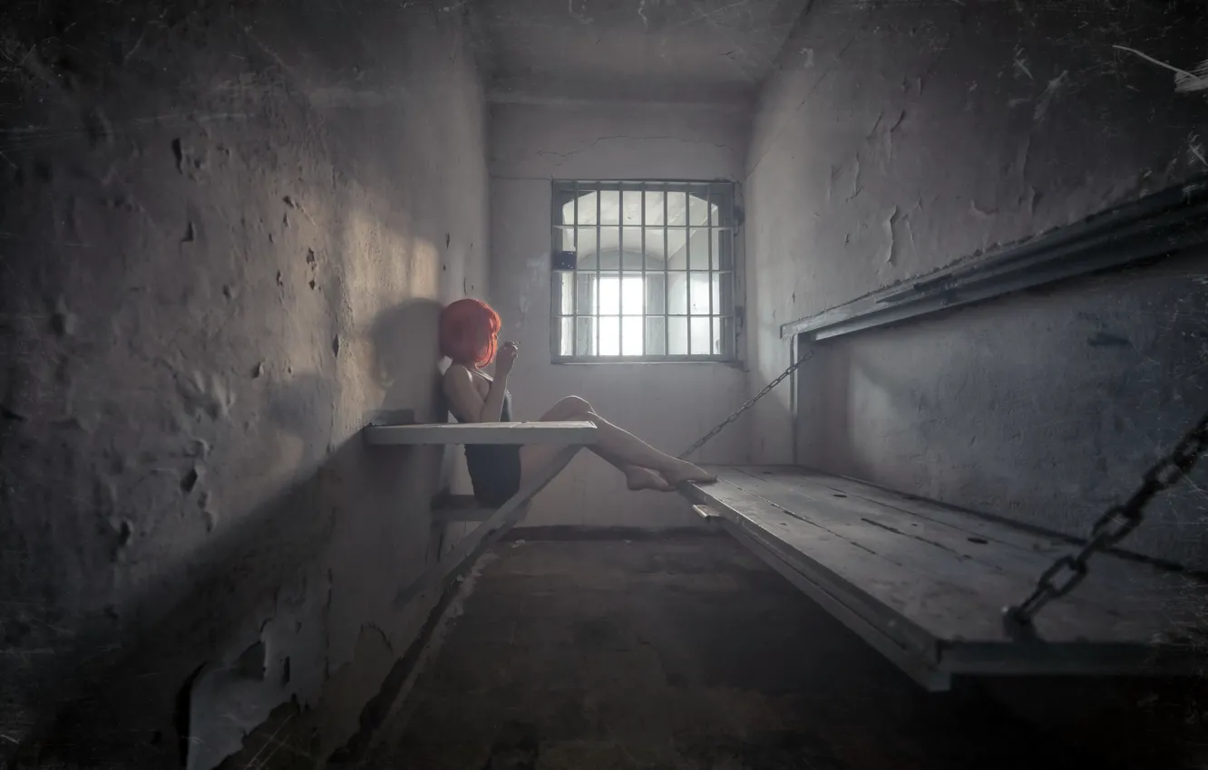 Фото обои девушка, камера, тюрьма