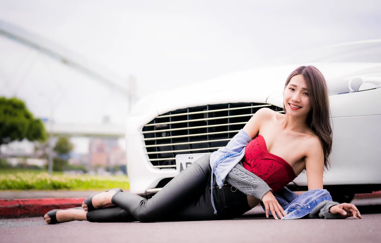 Фото обои взгляд, девушка, лицо, улица, лежит