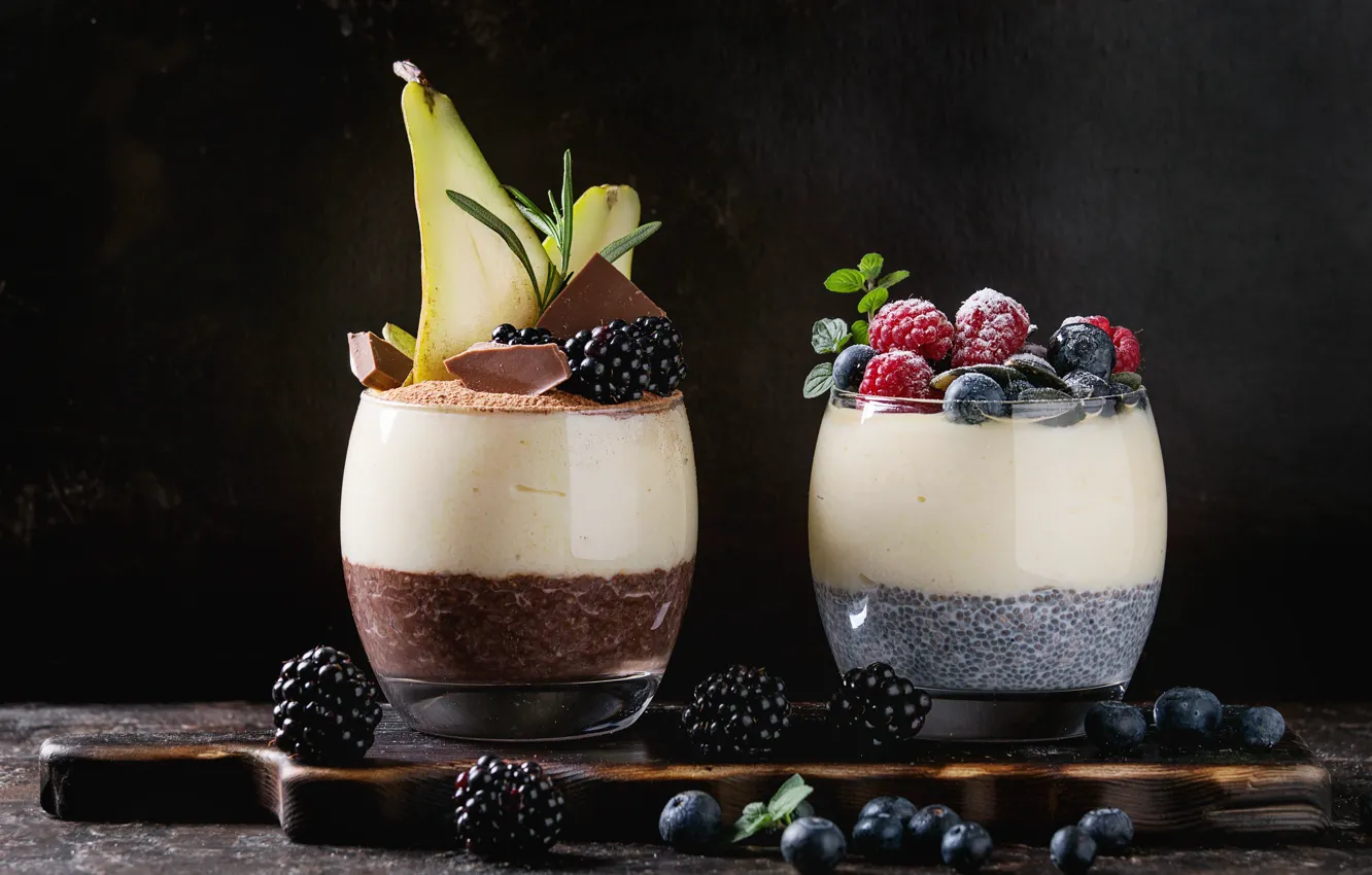 Фото обои ягоды, малина, шоколад, завтрак, черника, стаканы, ежевика, йогурт