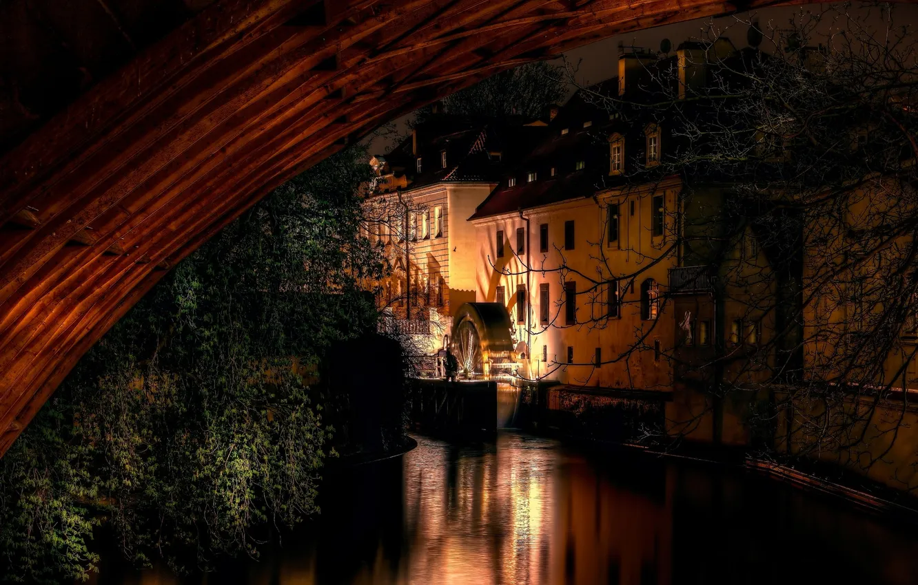 Фото обои ночь, мост, огни, Прага, подсветка, канал, старая мельница