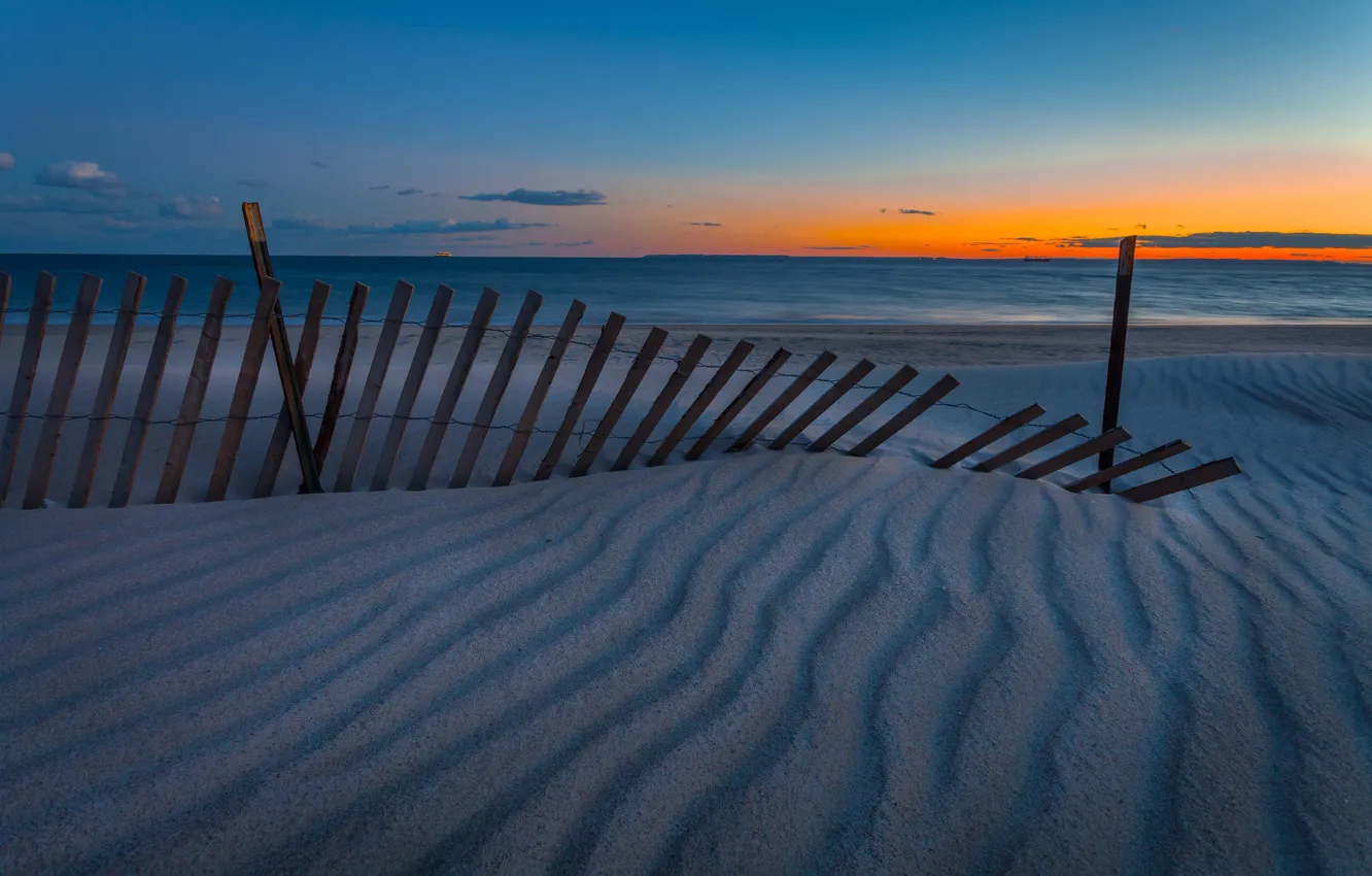 Фото обои beach, twilight, sea, sunset, seascape, sand, fence, dusk