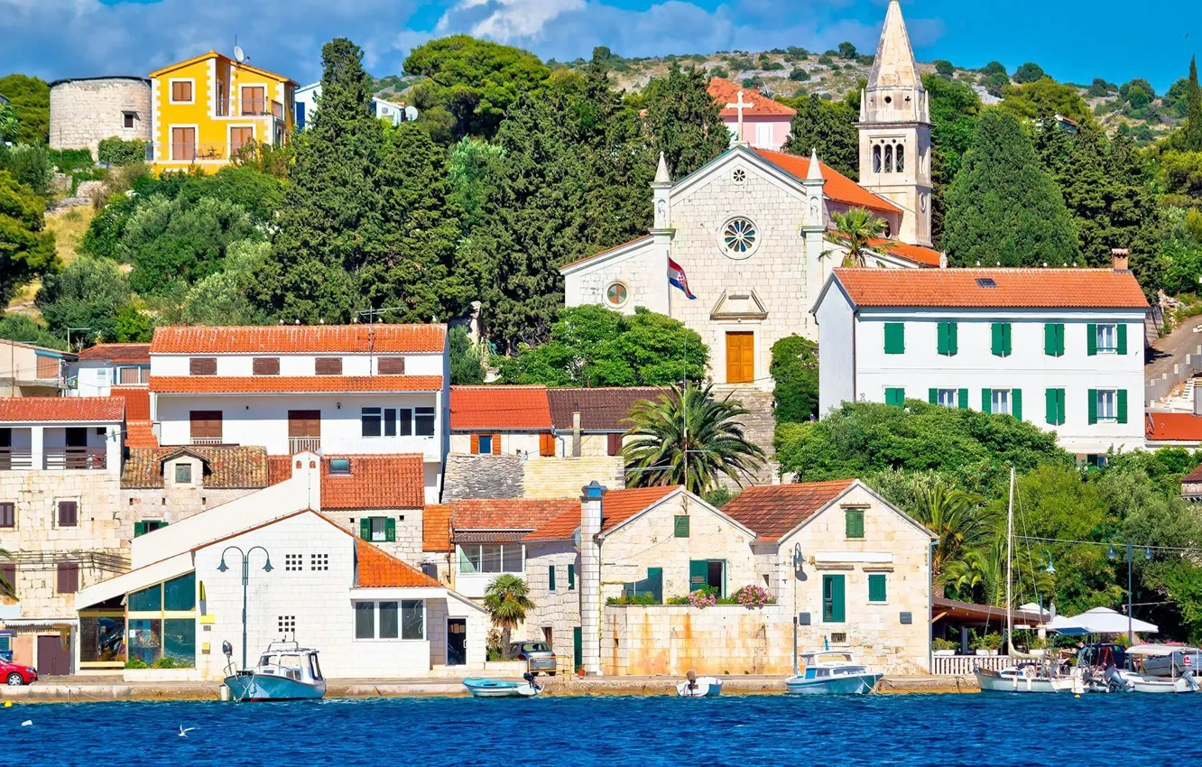 Фото обои море, дома, лодки, набережная, Хорватия, Rogoznica, средиземноморская архитектура, город Рогозница
