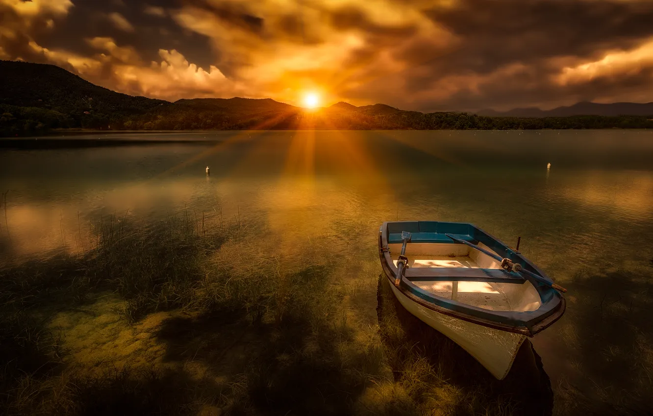 Фото обои закат, горы, озеро, лодка, Испания, Spain, Каталония, Catalonia