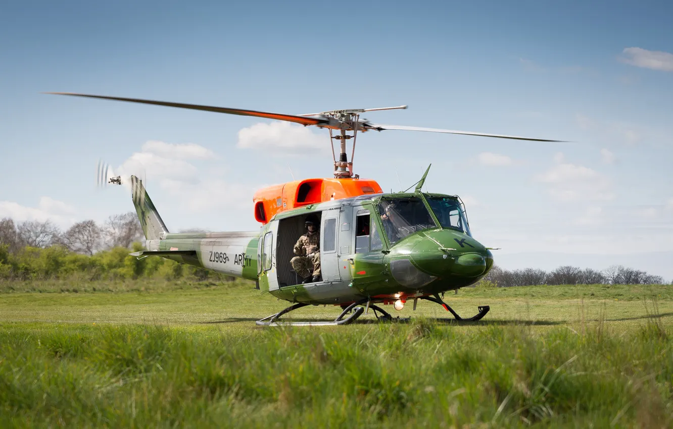Фото обои полет, вертолет, вертолёт, посадка, американский, взлёт, Bell UH-1 Iroquois