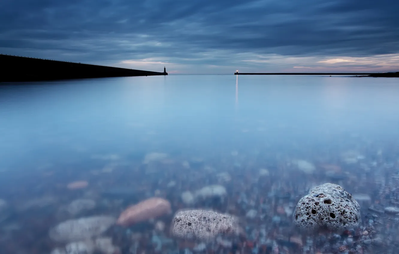 Фото обои море, небо, вода, камни, Англия, минимализм, выдержка, Великобритания