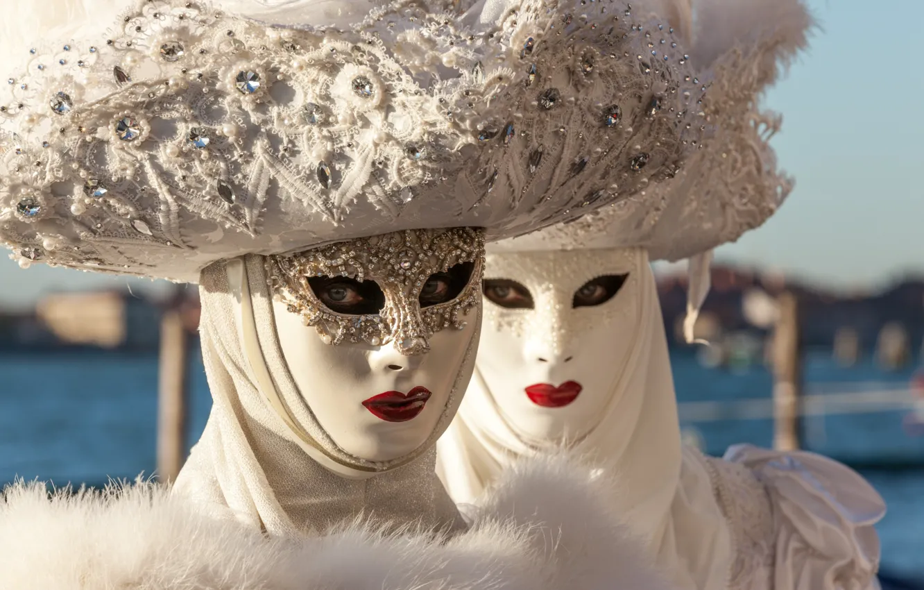 Фото обои Венеция, карнавал, маски, шляпы, костюмы