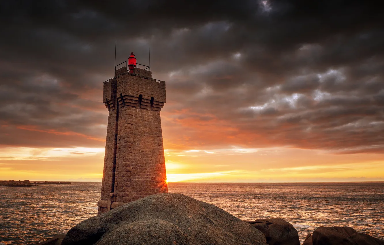 Фото обои France, Brittany, Mean Ruz Lighthouse