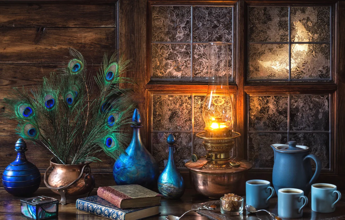 Фото обои голубой, книги, лампа, кофе, перья, окно, мороз, посуда