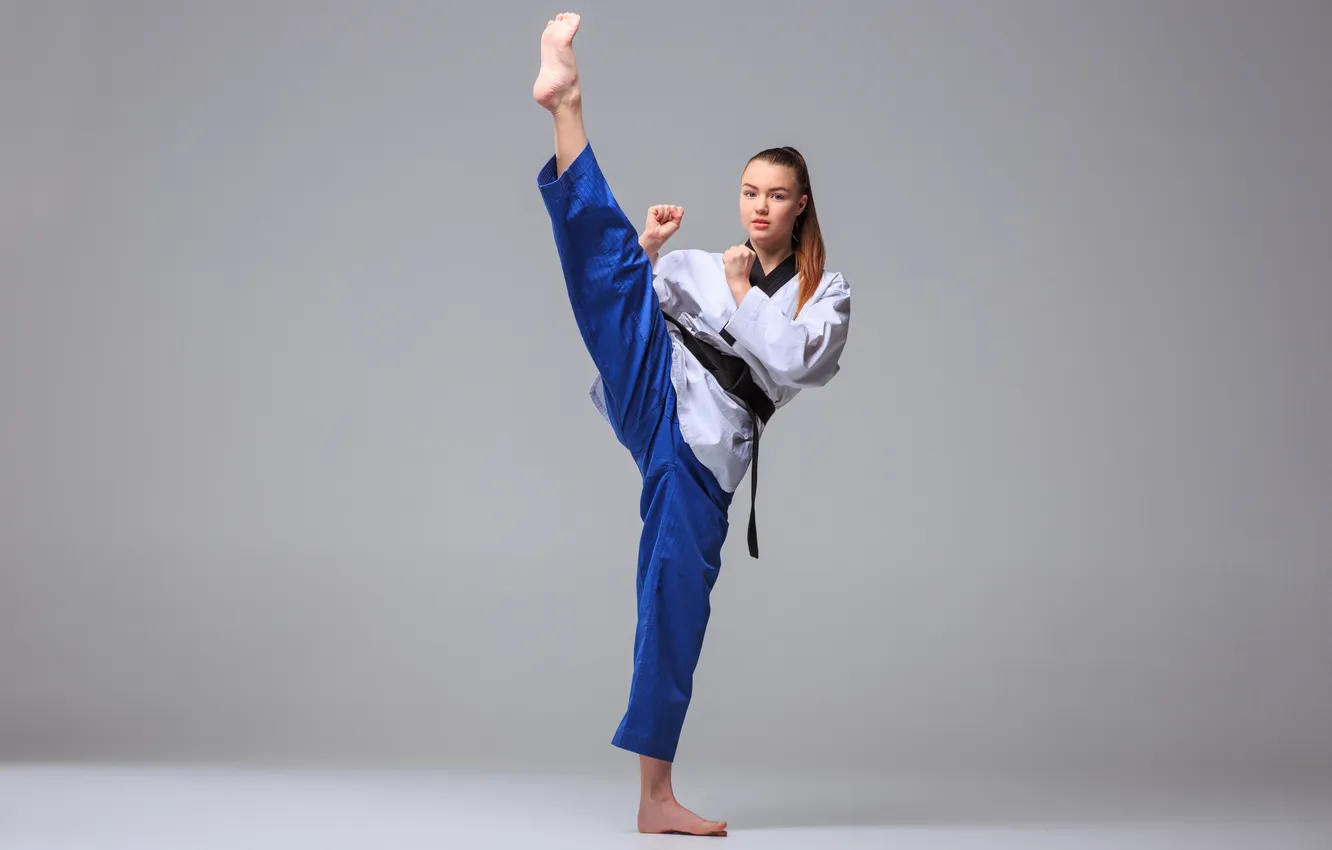 Фото обои girl, black belt, karate