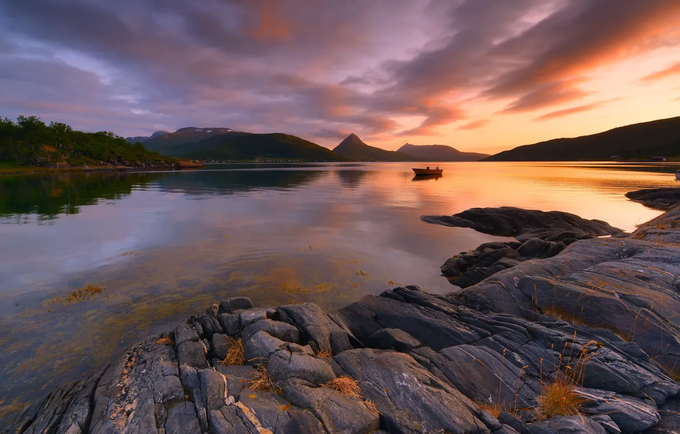 Фото обои горы, природа, камни, рассвет, лодка, утро, залив, фьорд