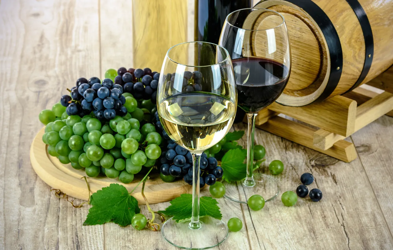 Фото обои вино, бокалы, виноград