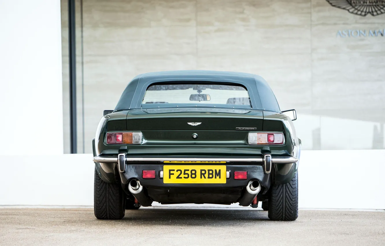 Фото обои Classic, вид сзади, Aston Martin V8 Vantage Volante, Британкский