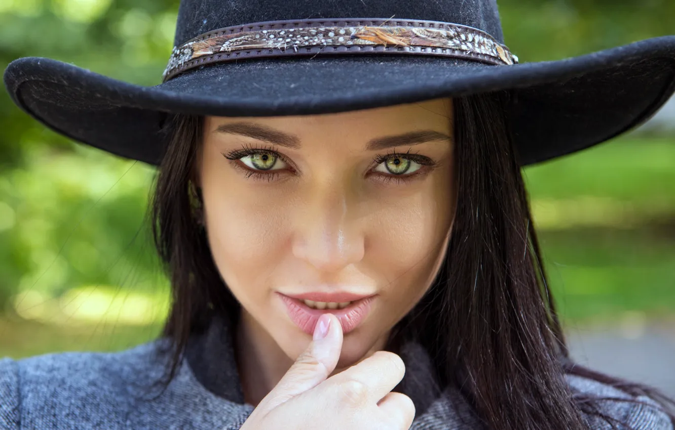 Фото обои girl, green eyes, long hair, hat, photo, model, beauty, lips