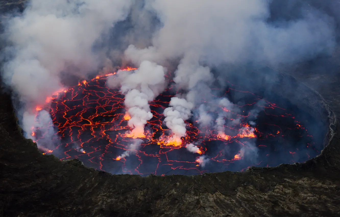 Фото обои lake, lava, stratovolcano, Mount Nyiragongo, Virunga National Park, Democratic Republic of the Congo, Cai Tjeenk …