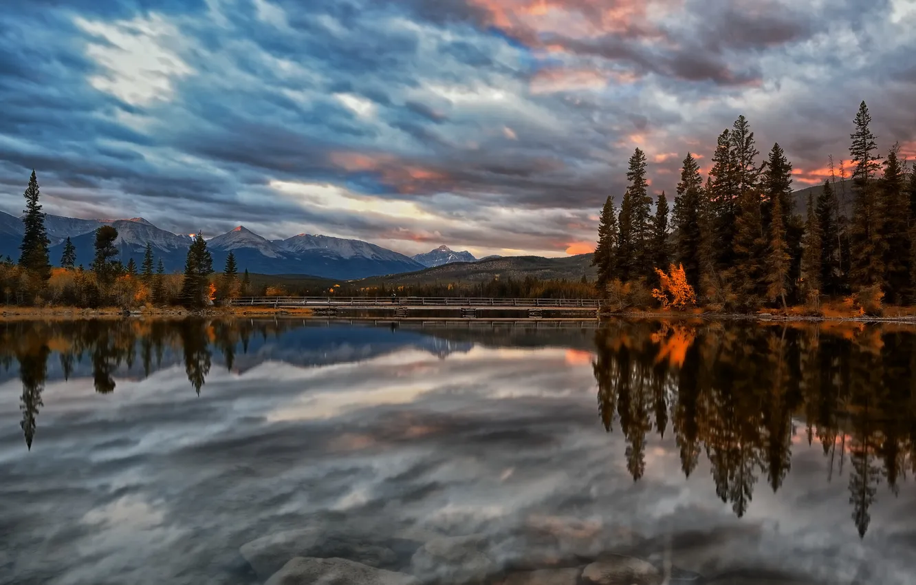 Фото обои горы, озеро, отражение, Канада, Alberta, Canada, Jasper National Park, Pyramid Lake