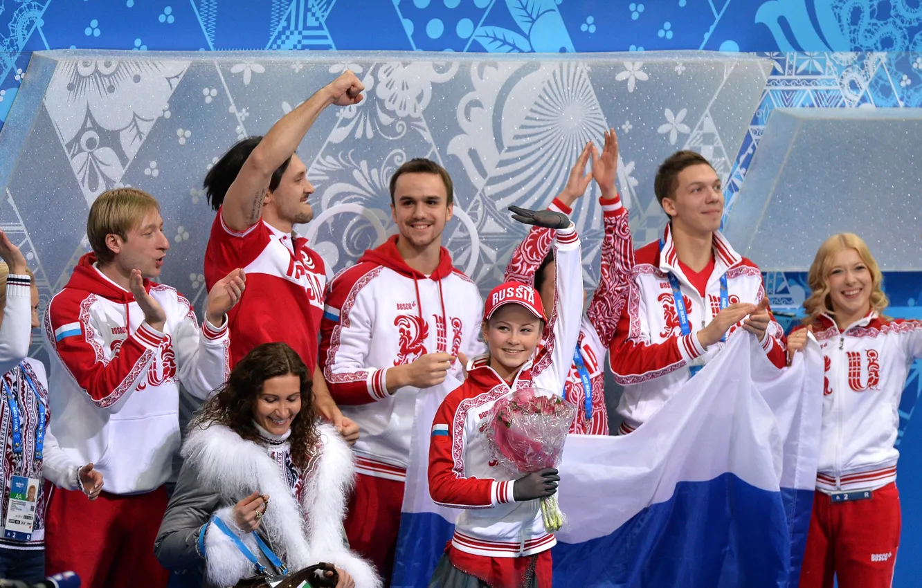 Фото обои победа, букет, флаг, фигурное катание, фигуристы, сборная России, РОССИЯ, Сочи 2014