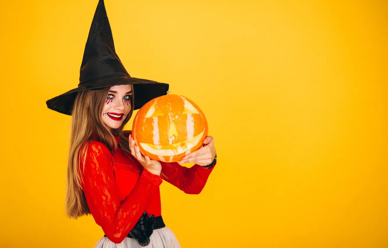 Фото обои осень, девушка, темный фон, праздник, макияж, тыква, Хеллоуин, ведьма