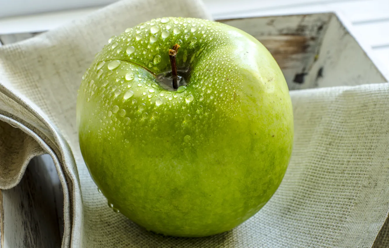 Фото обои вода, капли, фон, widescreen, обои, яблоко, еда, фрукт