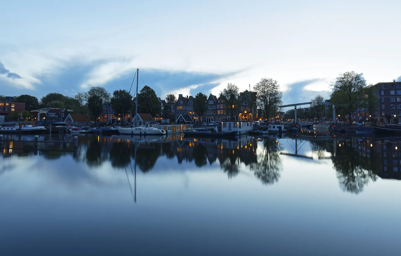 Фото обои небо, вода, окна, дома, Вечер, вечер, яхта, Амстердам