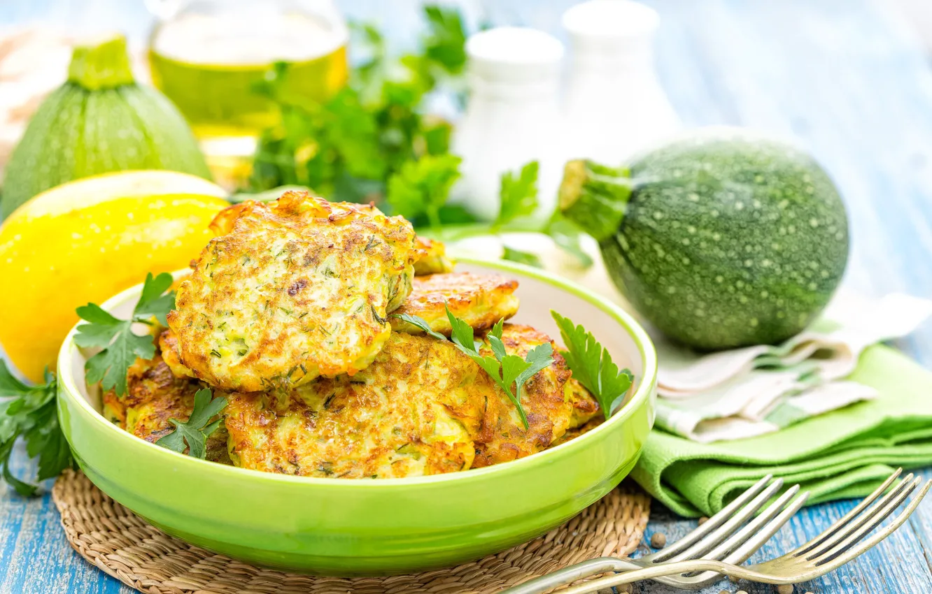 Фото обои петрушка, оладьи, кабачки