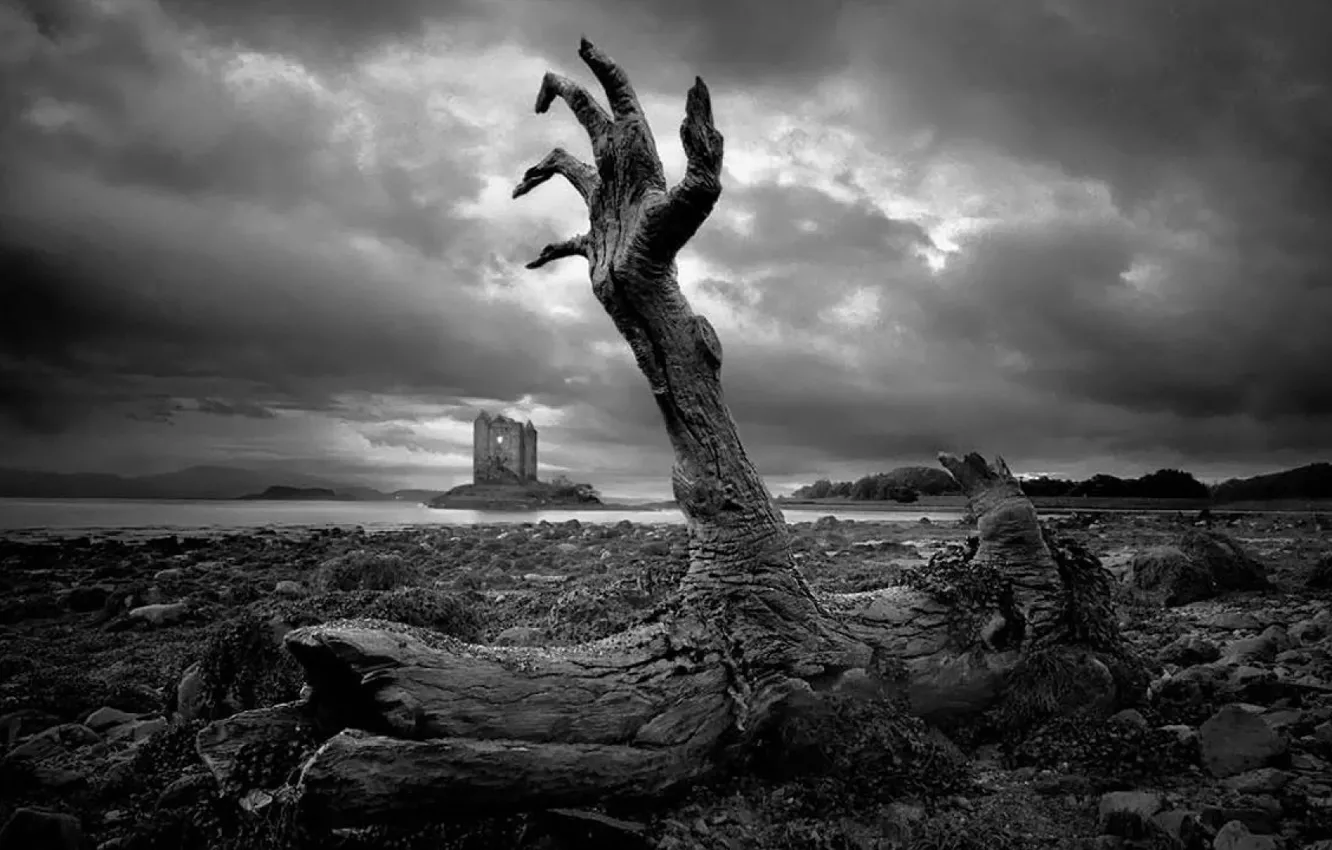 Фото обои zombie, sky, dead, fortress, clouds, rocks, sadness, stones