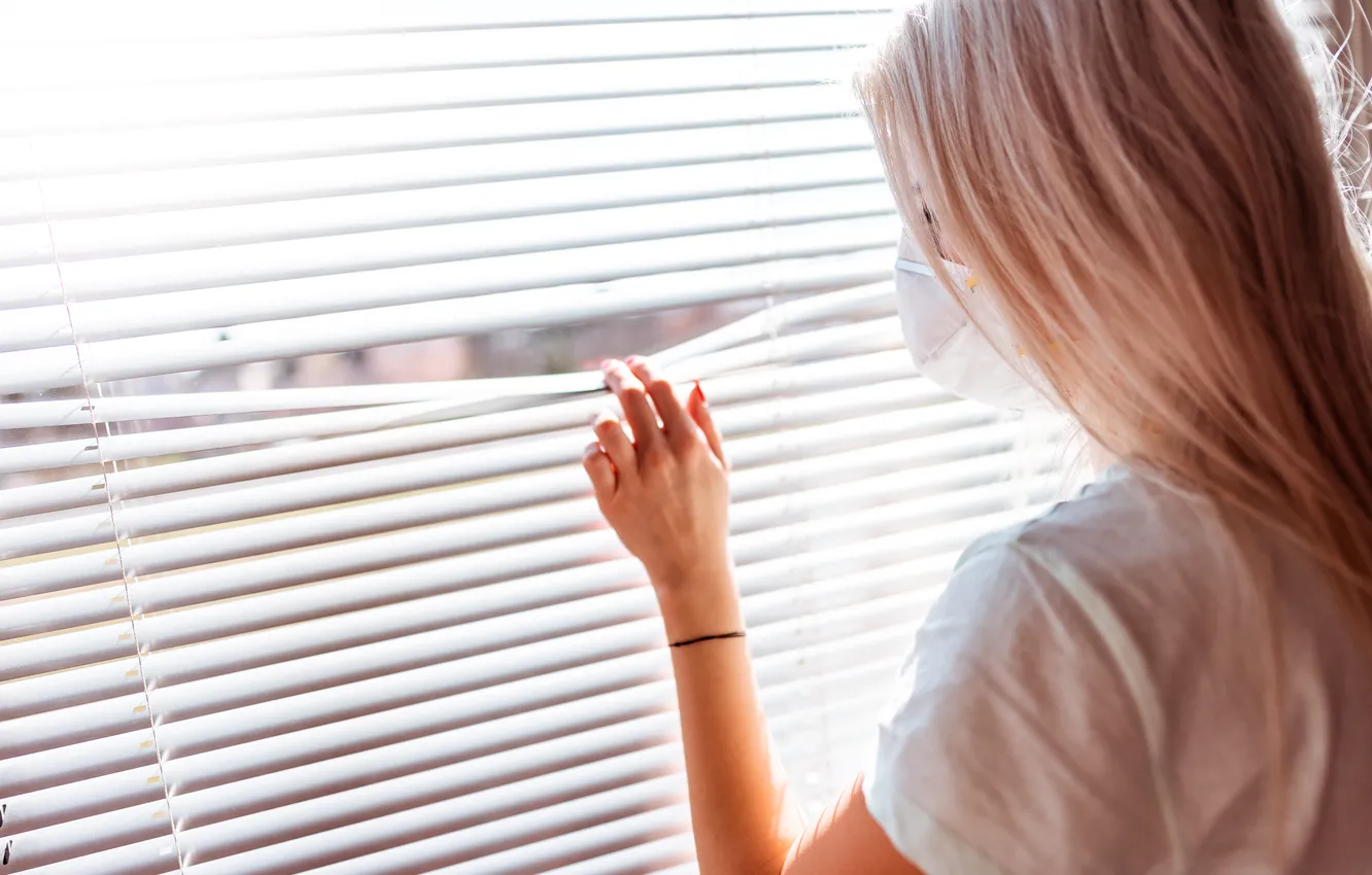 Фото обои fear, blonde, pandemic, curtains, illness