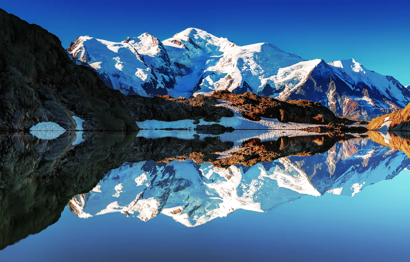 Фото обои отражения, озеро, Франция, гора, зеркало, Монблан, белая гора, Французкияе Альпы
