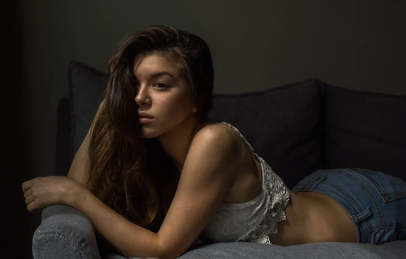 Фото обои девушка, поза, брюнетка, Sarah Acord