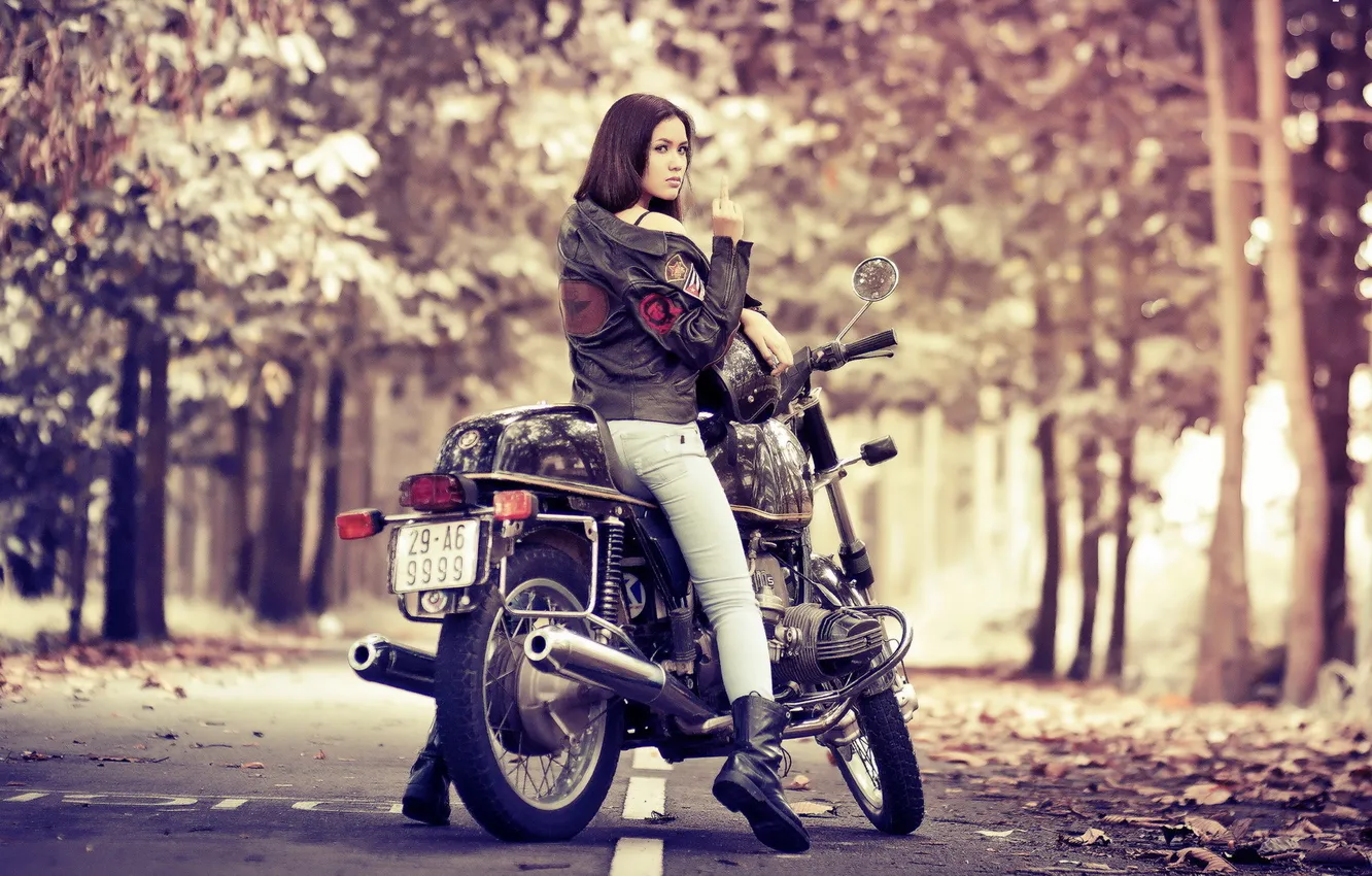 Фото обои девушка, фон, мотоцикл
