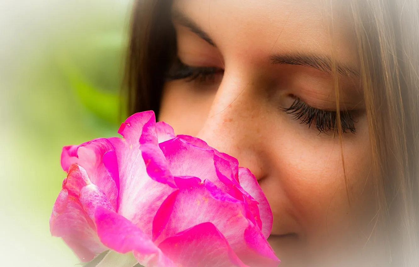 Фото обои девушка, цветы, лицо, ресницы, портрет