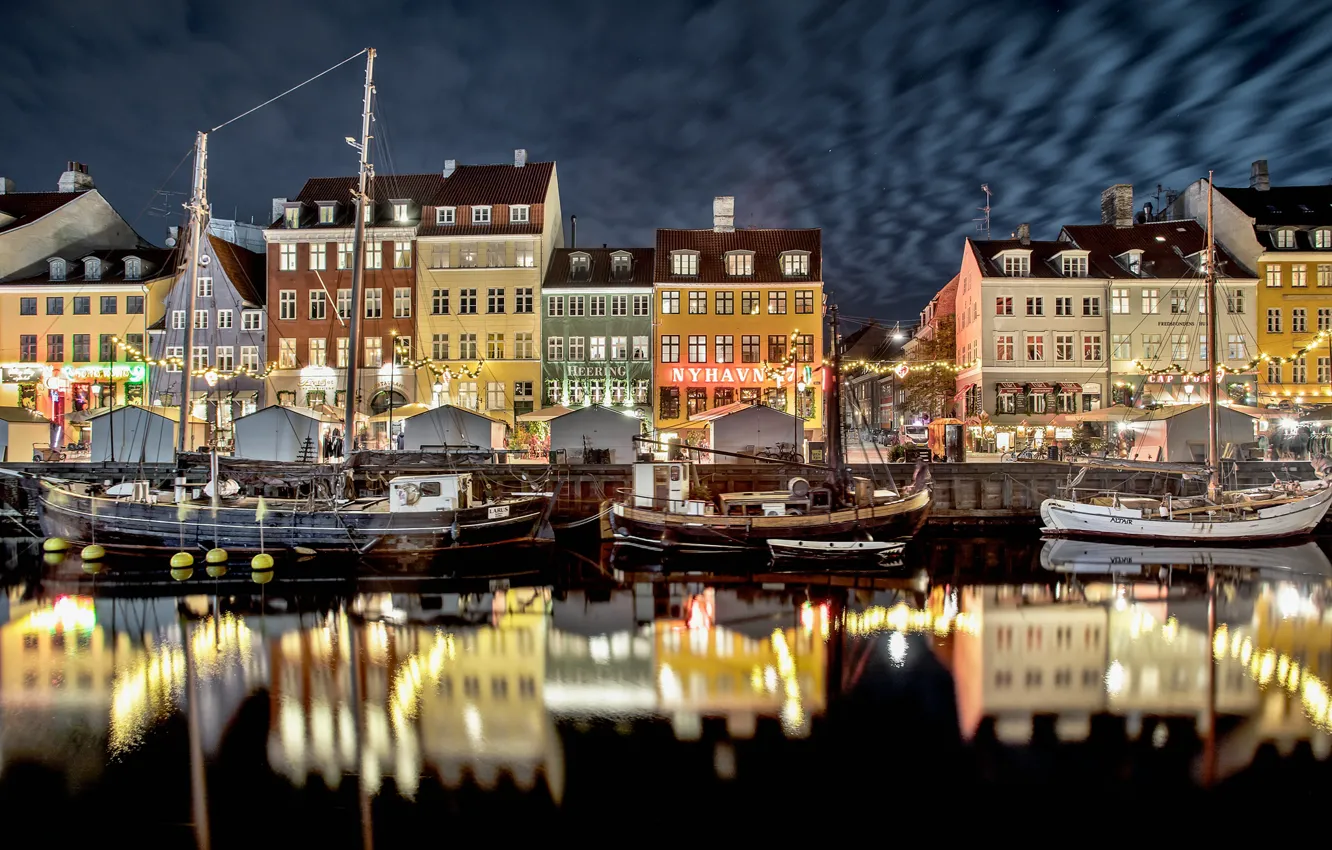 Фото обои ночь, город, дома, корабли, лодки, канал, Нидерланды