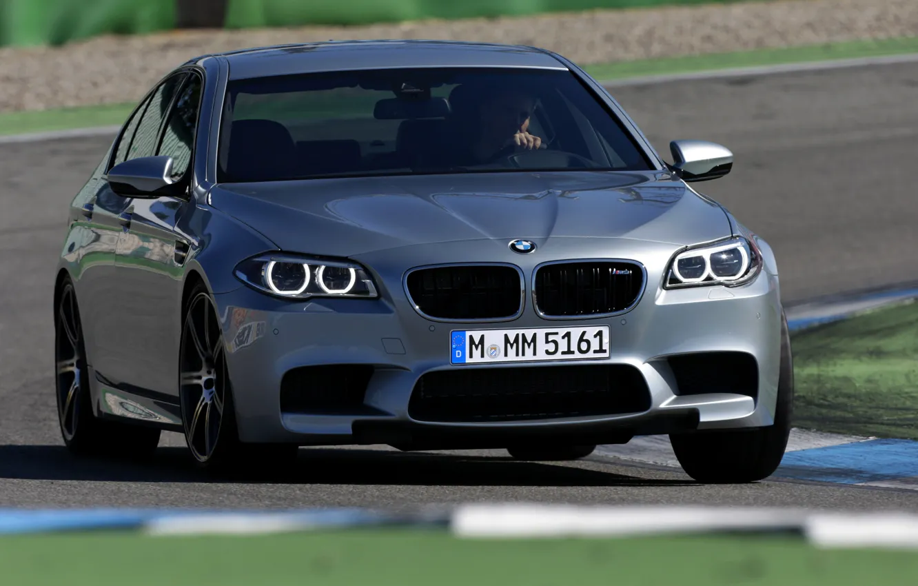 Фото обои серый, трасса, BMW, седан, F10, 2013, M5, M5 Competition
