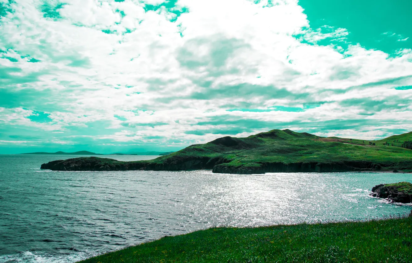 Фото обои море, зелень, трава, облака, пейзаж, горы, природа, сопки
