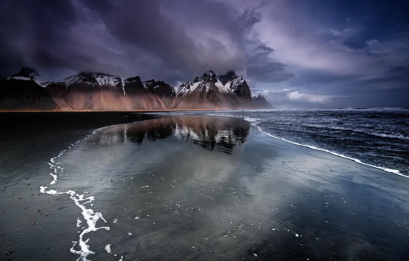 Фото обои пляж, горы, Исландия, черный песок