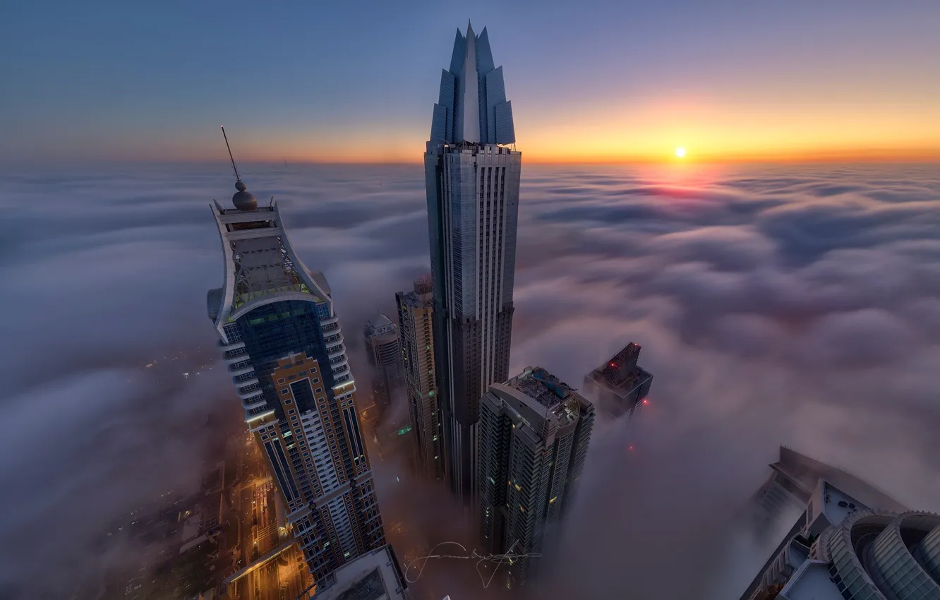 Фото обои город, туман, Дубай, высотки, ОАЭ, макушки