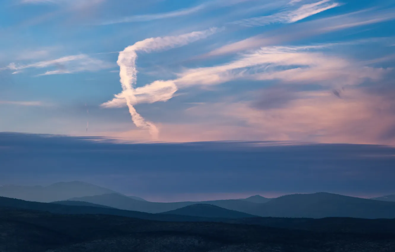Фото обои небо, облака, долина, дымка, Omen, Shpek Andrey