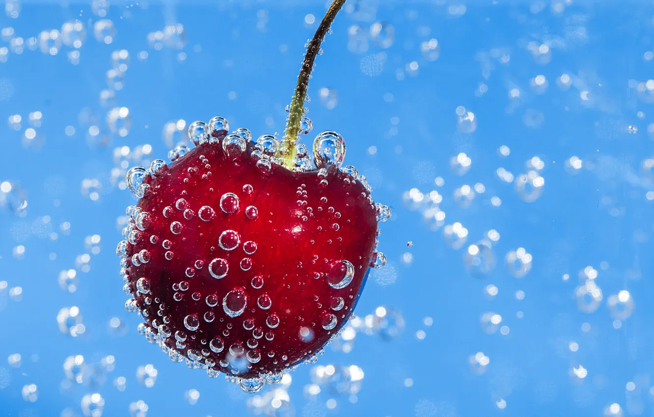Фото обои пузырьки, вишня, жидкость, ягода, черешня
